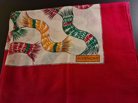 Foulard Givenchy Paris