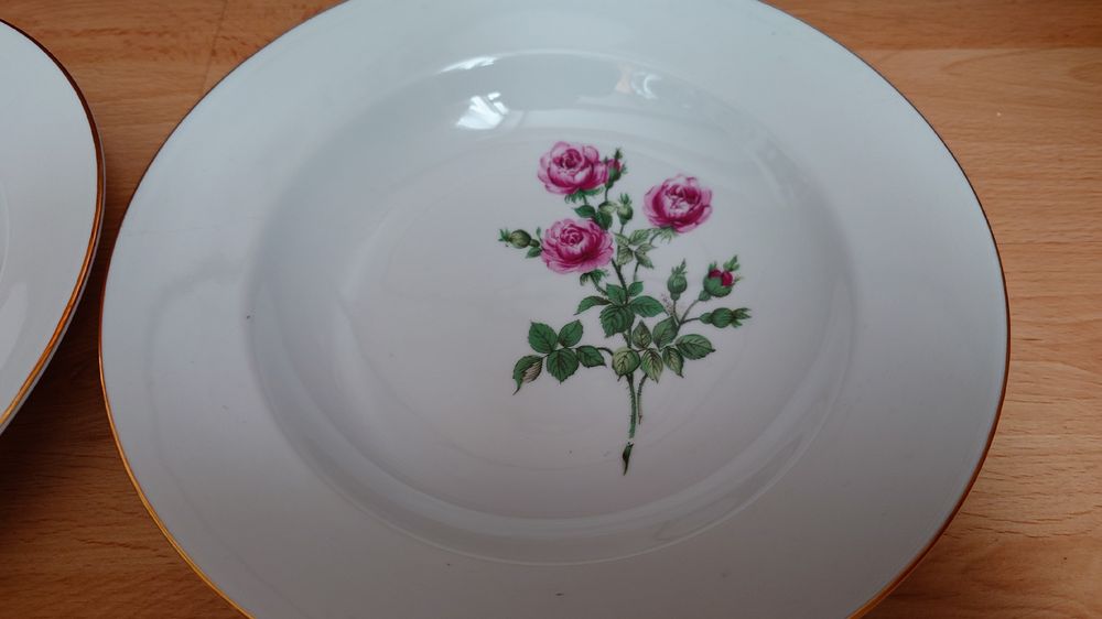 Assiettes: 2 Suppenteller mit Rosenmuster, Vintage Geschirr, Top! – D'occasion à Walterswil SO par Daniela.K 1