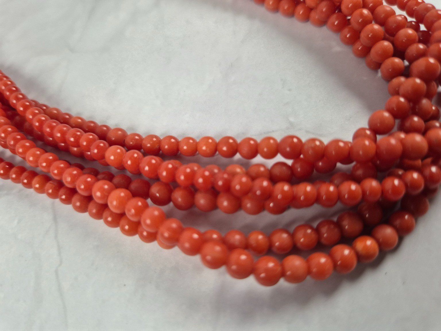 Catenine: Collier ancien composé de plusieurs rangs de corail rouges – Nuovo (secondo la descrizione) da Sugnens venduto da Madteus82 2