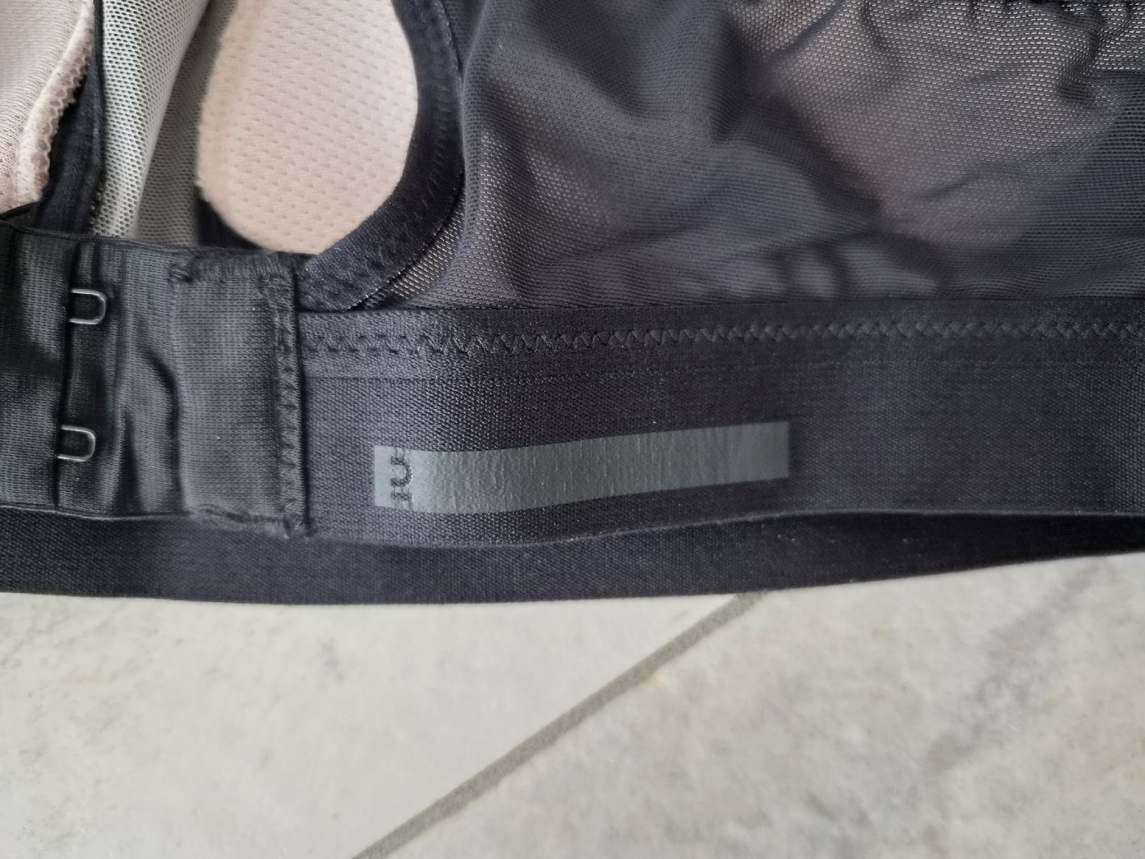 Sonstige Unterwäsche: Sport BH Schwarz, Grösse 80B – Gebraucht aus Niederrohrdorf von Miripfiri 6