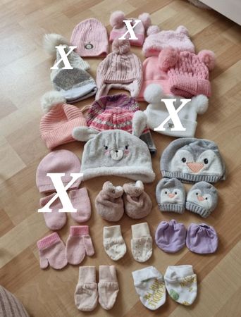 Babywintermützen und Handschuhe zu verkaufen