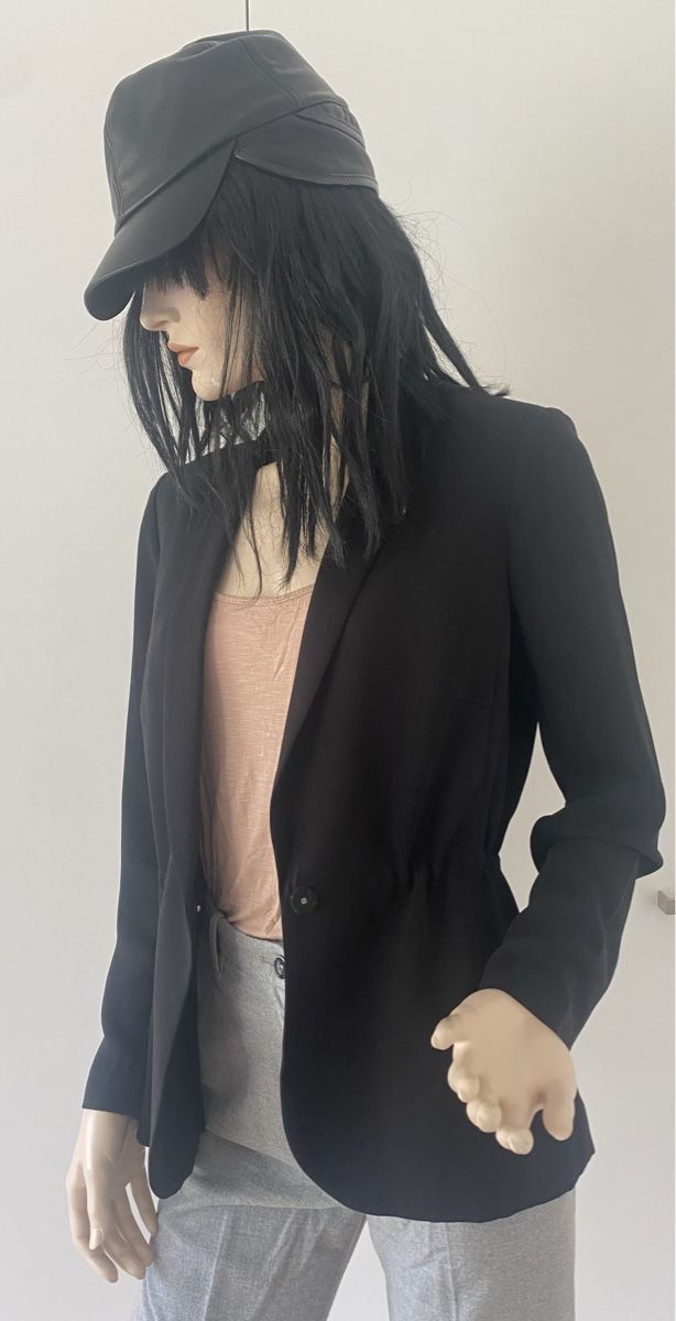 H&M Completi & Tailleur: H&M Blazer SIZE 38 fitted – Nuovo (secondo la descrizione) da Walchwil venduto da Finibaci