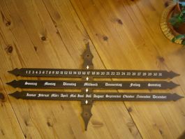 Ewiger Kalender aus Holz gross 75x48 cm | Waagrecht & Senkre