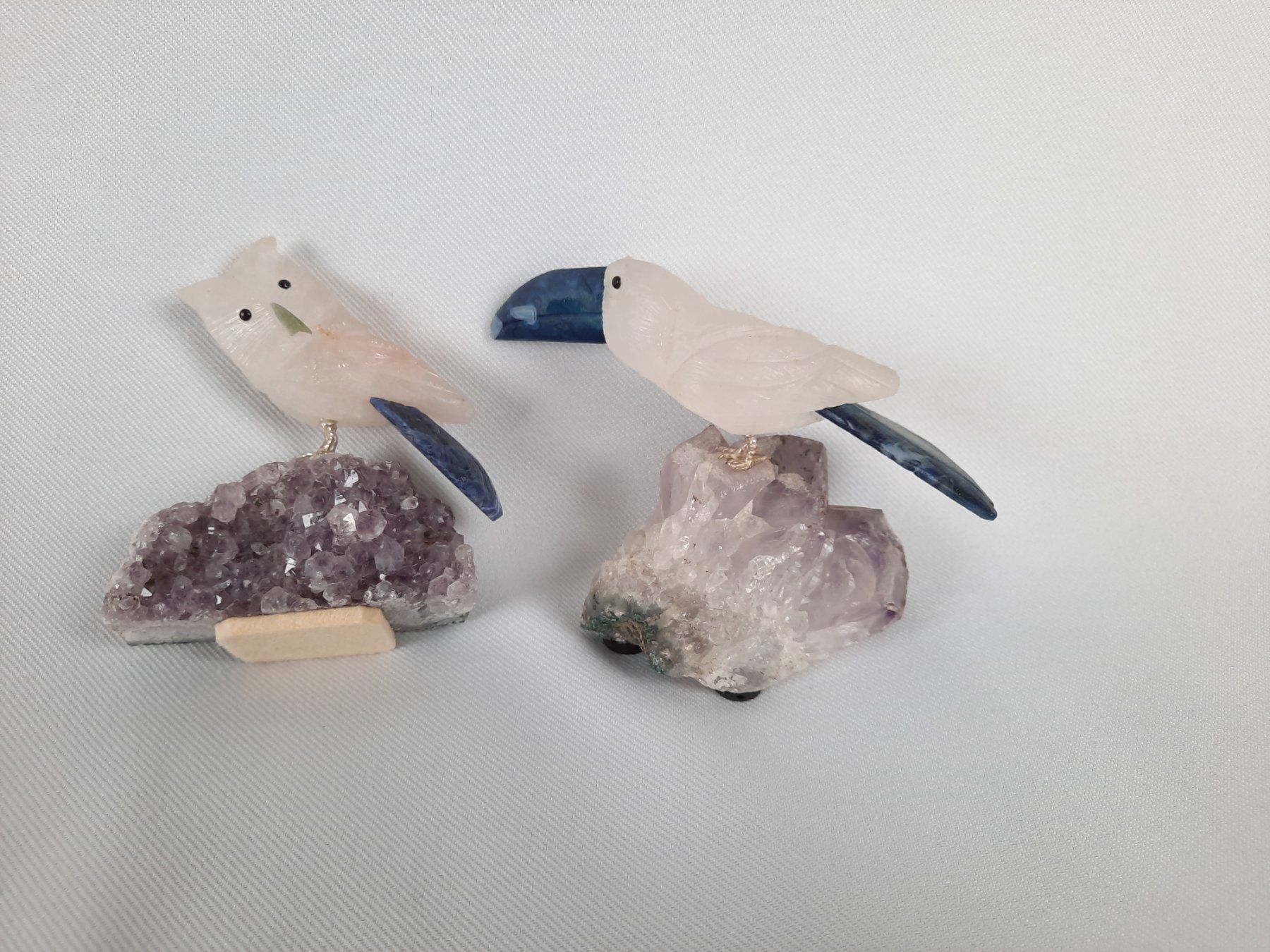 Mineralien & Heilsteine: Tukan & Eule aus Edelstein auf Amethyst – Gebraucht aus Beinwil am See von Restwert_Beinwil 1