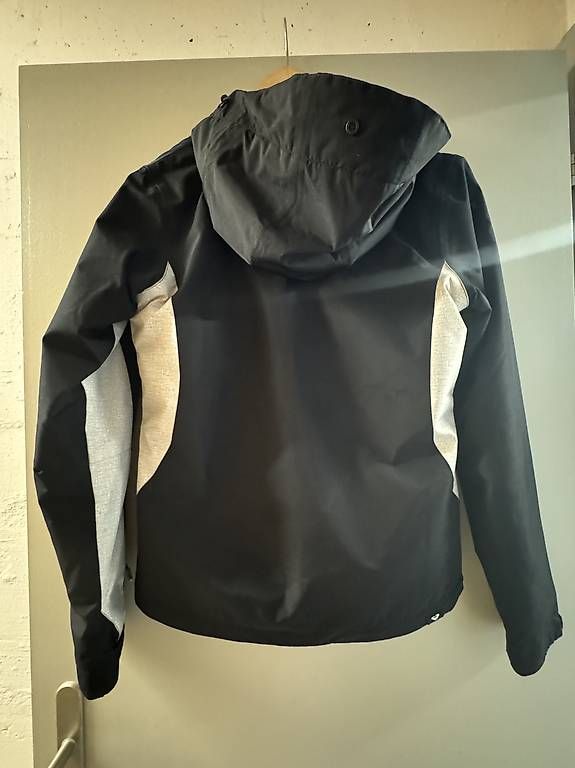 Giacche: Ski- od. Snowboardjacke – Usato da Opfikon venduto da MissRuby 1