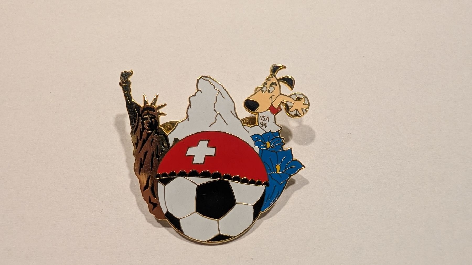 Placchette & Badge: Pins Worldcup USA 94 Maskottchen Striker – Usato da Olten venduto da NicoOnline 2