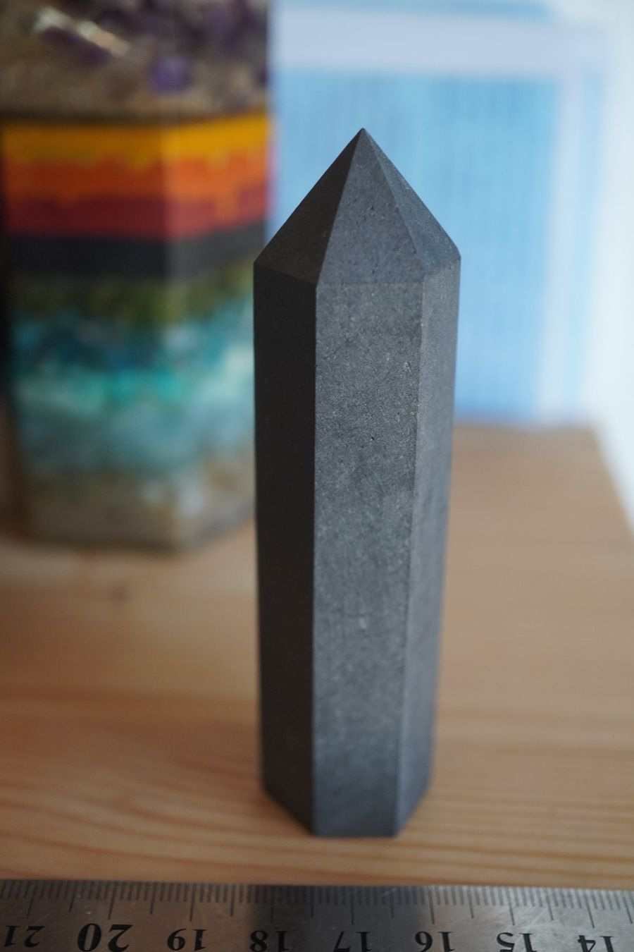 Minerali & Pietre curative: Schungit  Spitze     9.5cm – Nuovo e nell'imballaggio originale da Eschenbach SG venduto da craniums 4