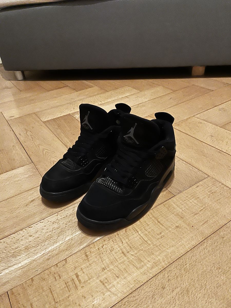 Jordan Herrenschuhe: Jordan 4 Black Cats – Gebraucht aus Fribourg von pen_995b