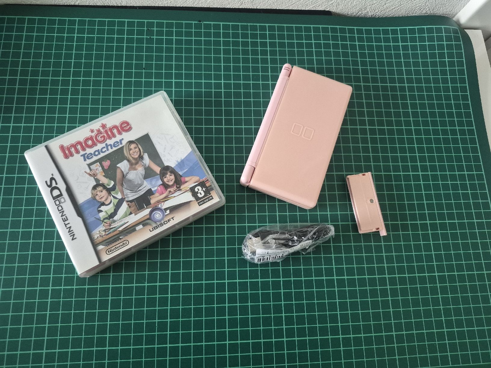 Nintendo Konsolen: Nintendo DS Lite pink with Imagine Teacher game – Gebraucht aus Meyrin von Retro-GZ