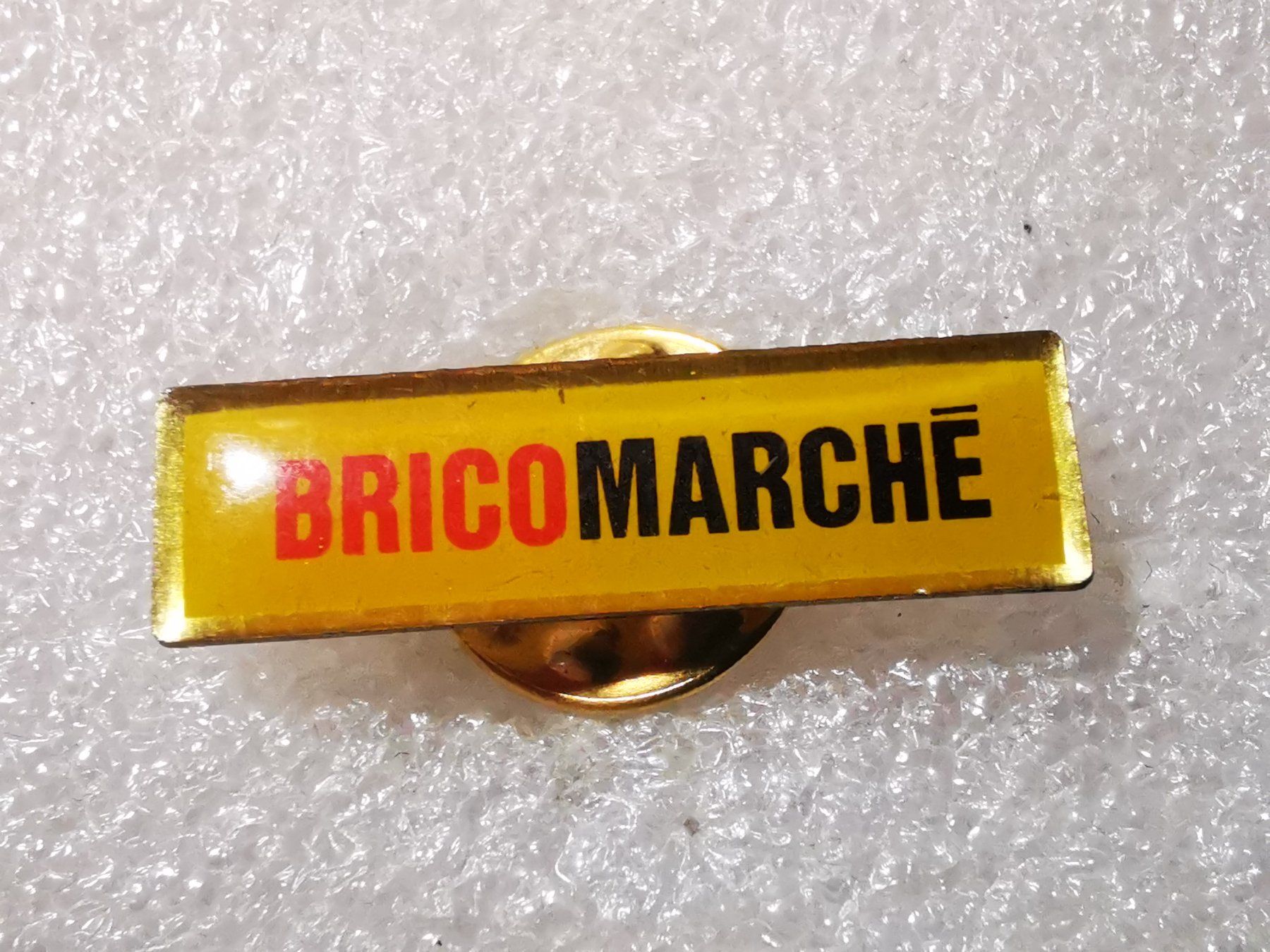 Placchette & Badge: Ansteckpin 10: Brico Marche – Usato da Oppligen venduto da Pin-Fall-Shop