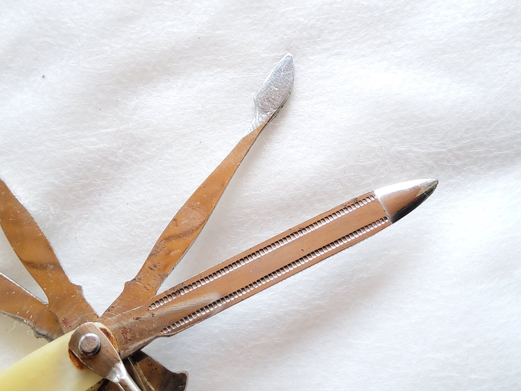 Manicure: Set de manicure pliant vintage  – Usato da Malleray venduto da Broc-Mo 7