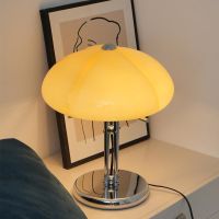 Tischlampe Metall Chrom Glas Pilzform neuwertig