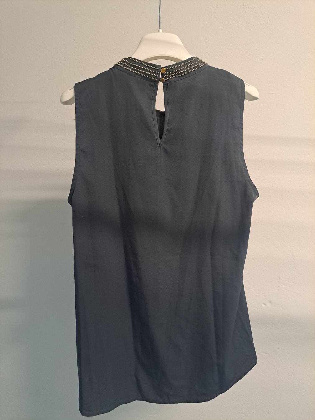 Vero Moda Tops: Vero Moda ärmelloses Top – D'occasion à Basel par kru_m5x5 1