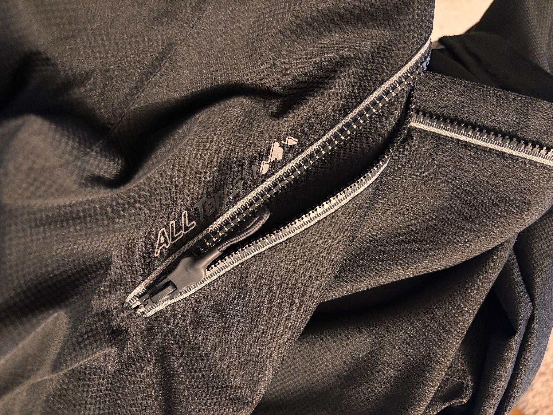 Killtec Jacken: Killtec AllTerrain Jacke schwarz Grösse M gebraucht – Gebraucht aus Zürich von eng_v9x6 3