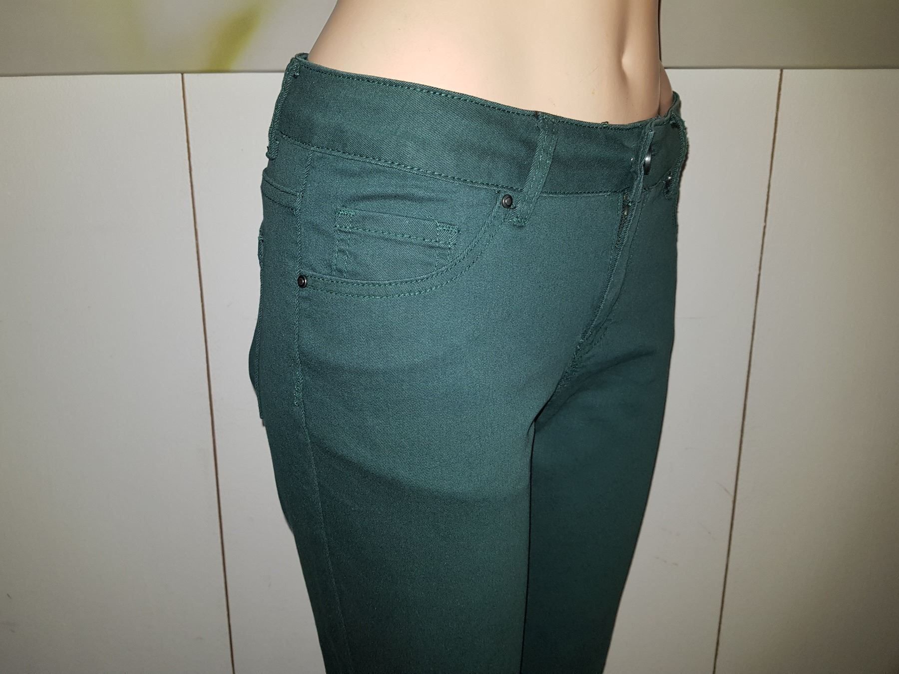 Jeans: Jeans CHICOREE    Taille/Grosse S – Usato da Cossonay-ville venduto da Super-Price-Quality 3