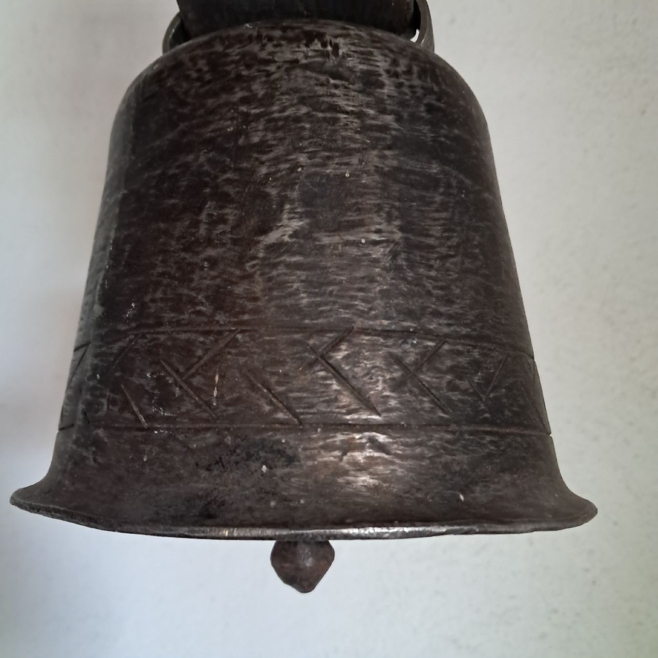 Campanacci mucche: ALTE STAHL GLOCKE HANDGEFERTIGT  – Usato da Murten venduto da SHETHOF 1