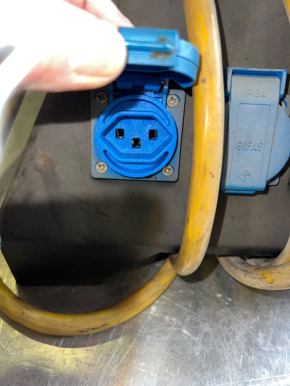 GIFAS Elettrotecnica: Verteiler für Strom & Luft, Baustromverteiler – Usato da Wettingen venduto da Wespi4 1