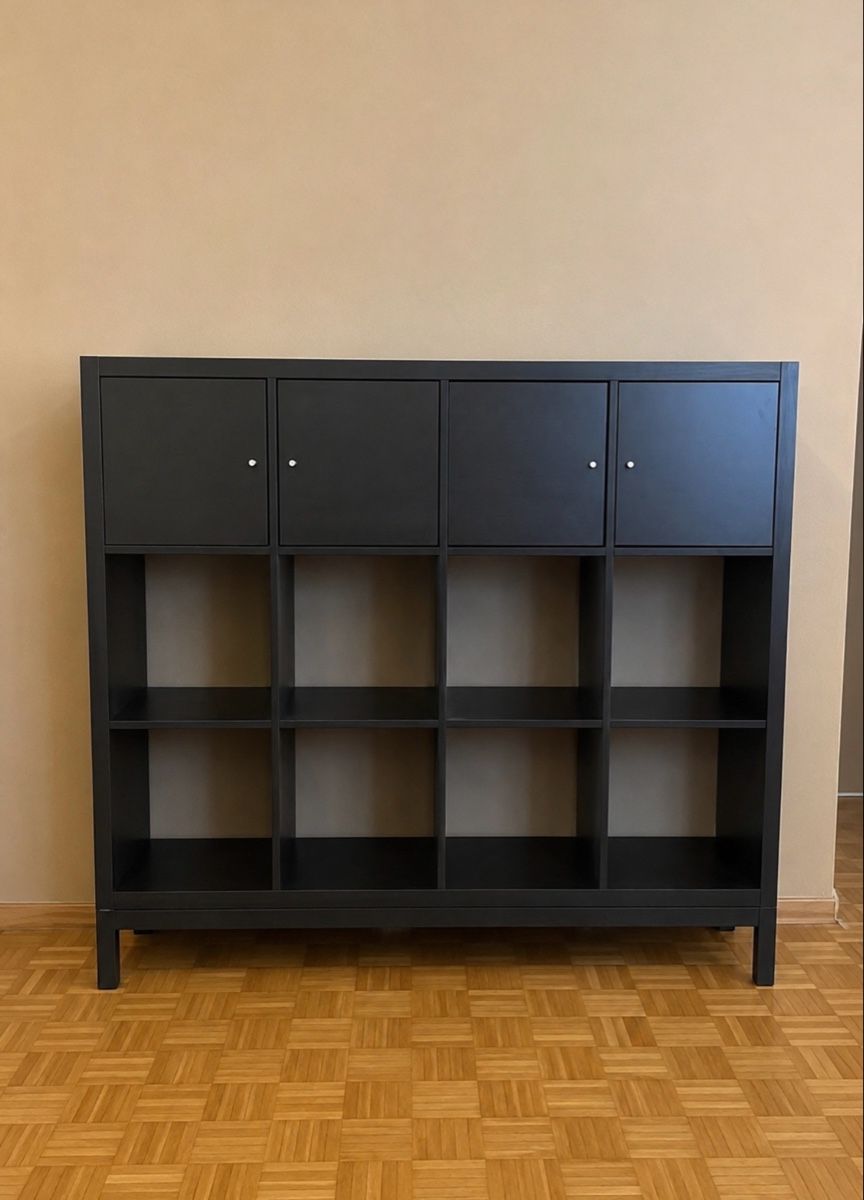 Ikea Étagères: Kallax Regal mit 4 Türen – D'occasion à Schlieren par cjo_r5ym