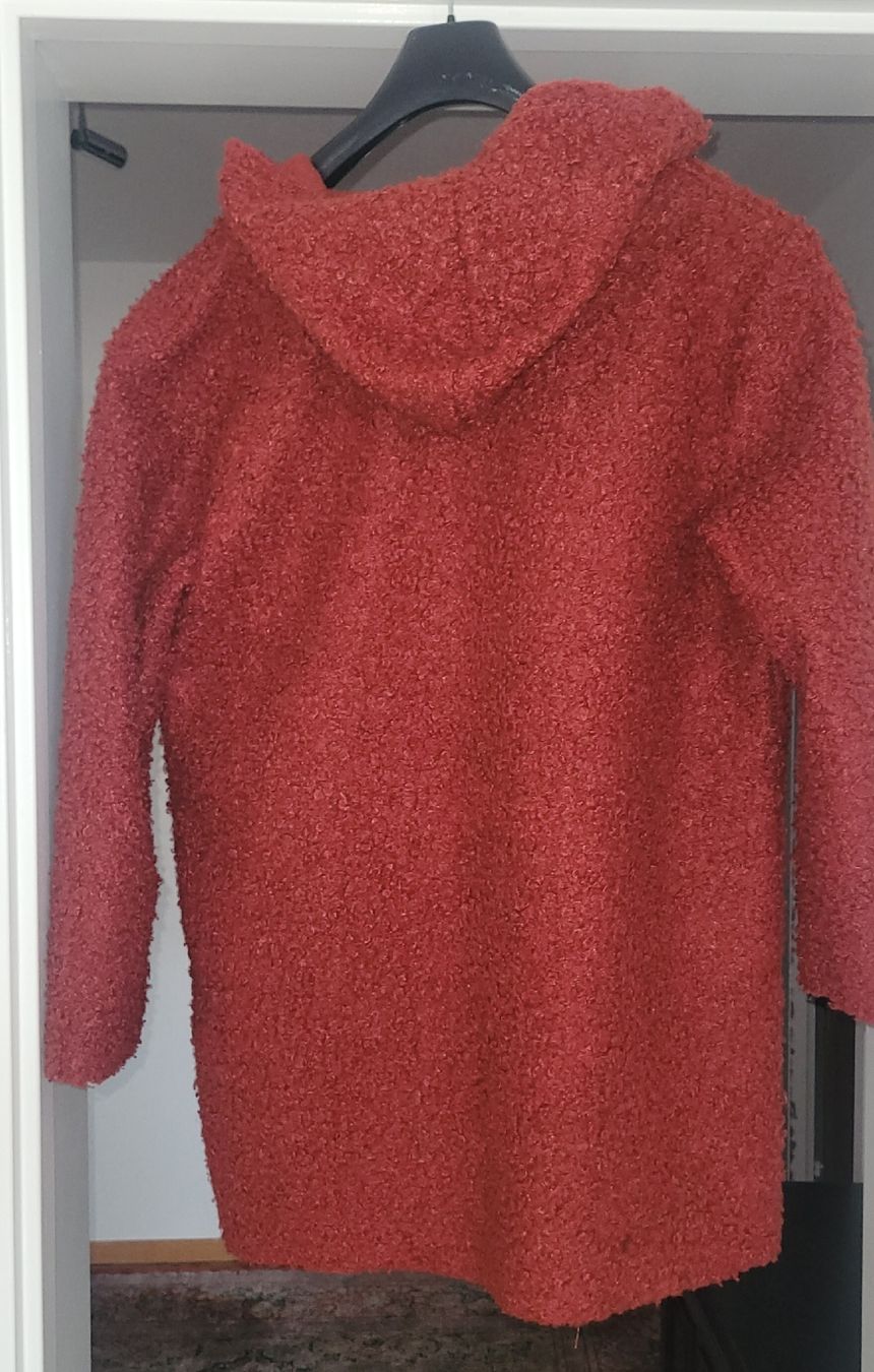 Cappotti: Duffle-coat rouge à capuche texture bouclée – Usato da Neuchatel venduto da Annikika 5