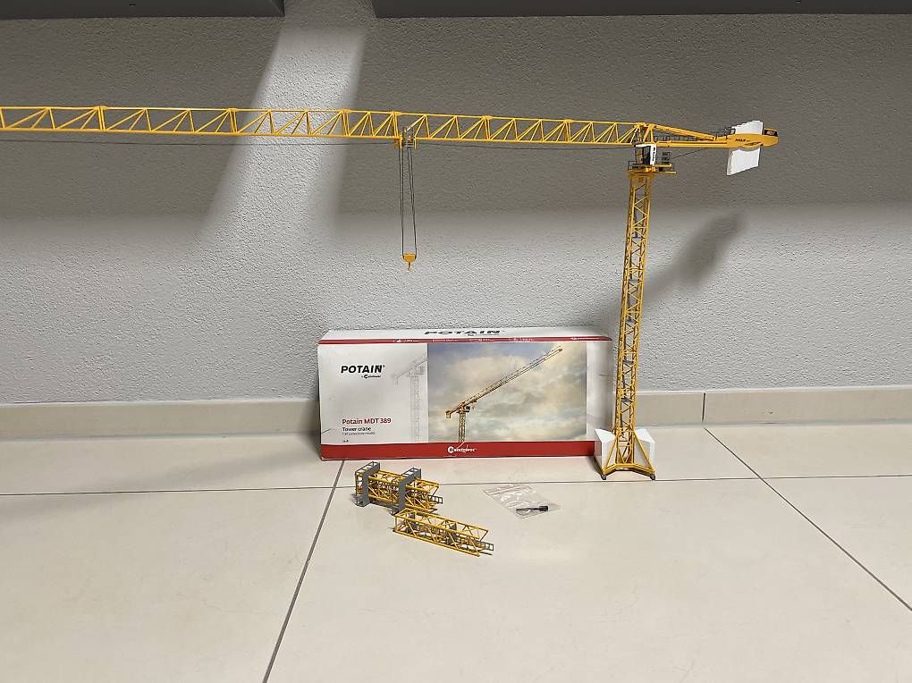 Kit di modellismo & Modellini statici: Conrad Potain MDT 389 1:87 – Usato da Luzern venduto da ald_db9d