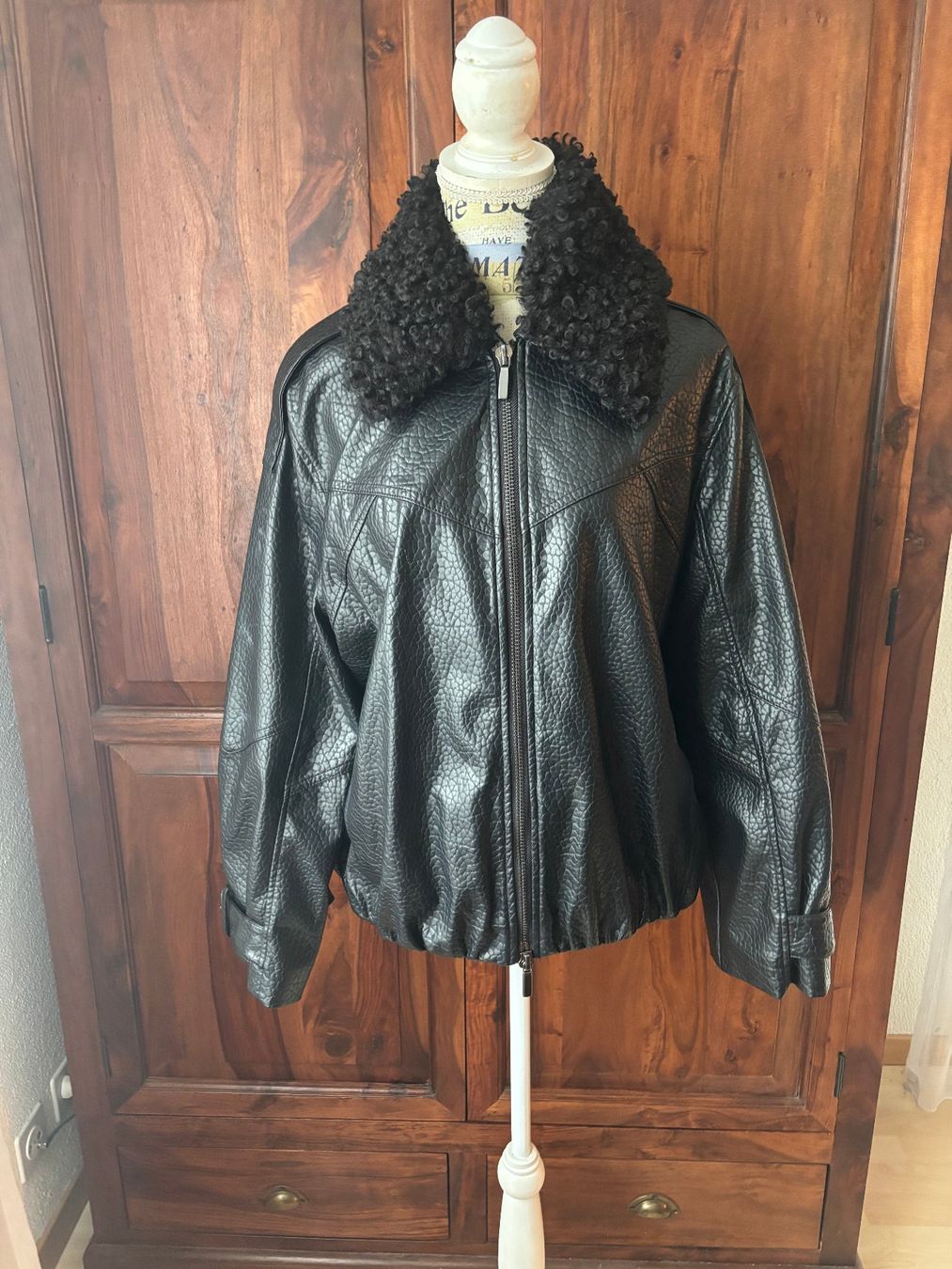 Zara Jacken: ZARA Bomberjacke neu – Neu (gemäss Beschreibung) aus Merishausen von yourdream