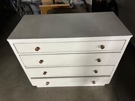 Commode vintage blanche à 4 tiroirs - Idéale chambre!