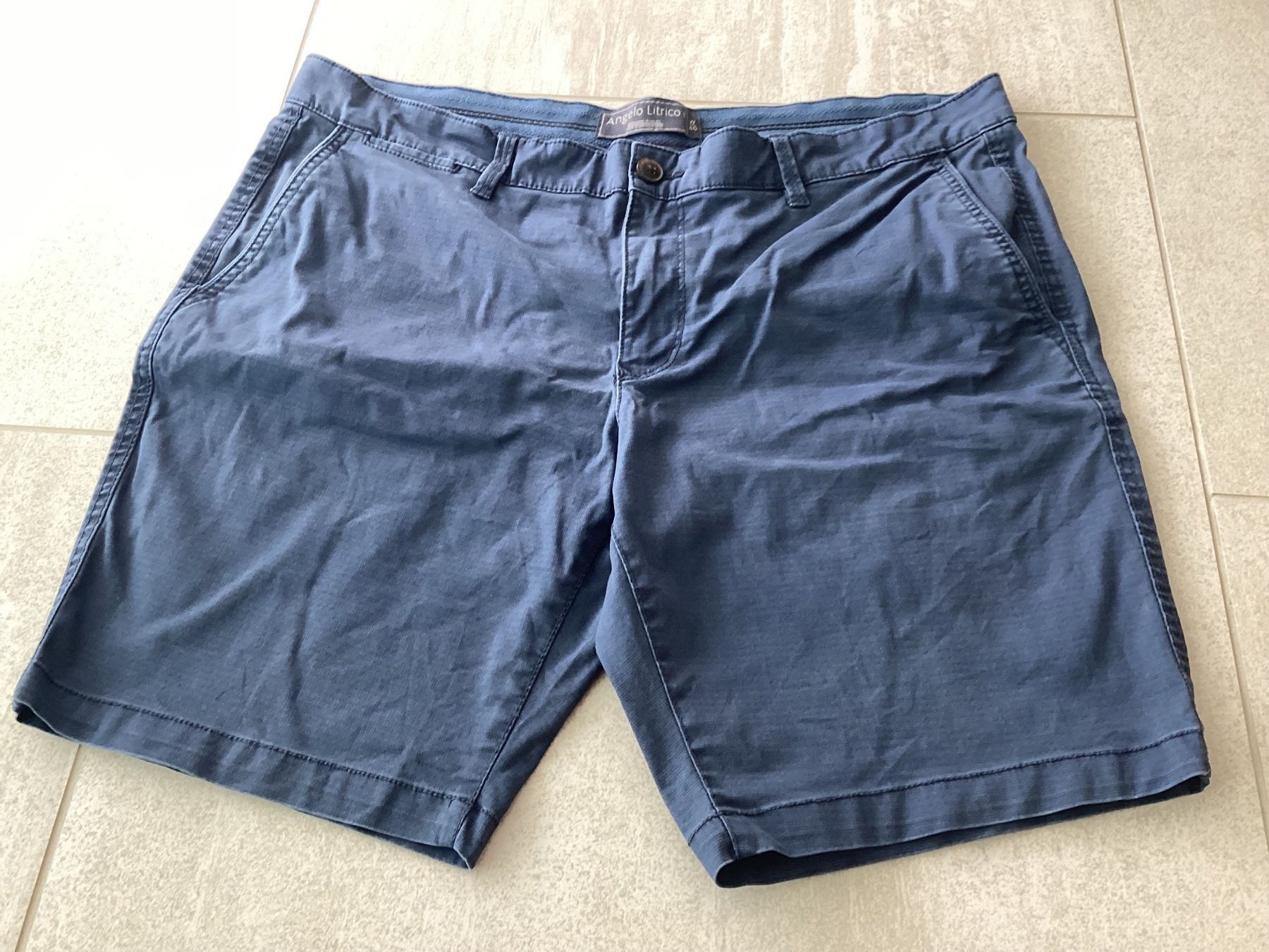 Pantaloni: 3 x Regular Shorts – Usato da Riehen venduto da Bibo 3