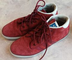 rote Adidas Sneaker