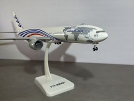 Boeing 777-300ER Hogan Wings Massstab: 1:200