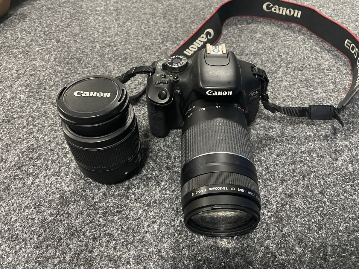 Canon Appareil photo: Canon EOS 600D Spiegelreflexkamera mit zwei Objektiven – D'occasion à Lupsingen par McFly12 7