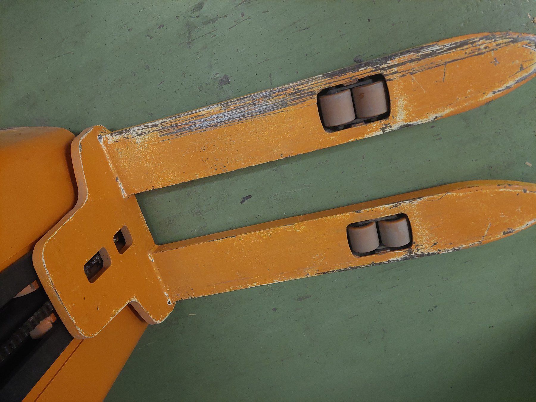 Altro per stoccaggio & trasporto: Staplerrollen Ameiserollen neu – Nuovo e nell'imballaggio originale da Ermenswil venduto da Ingram0 2