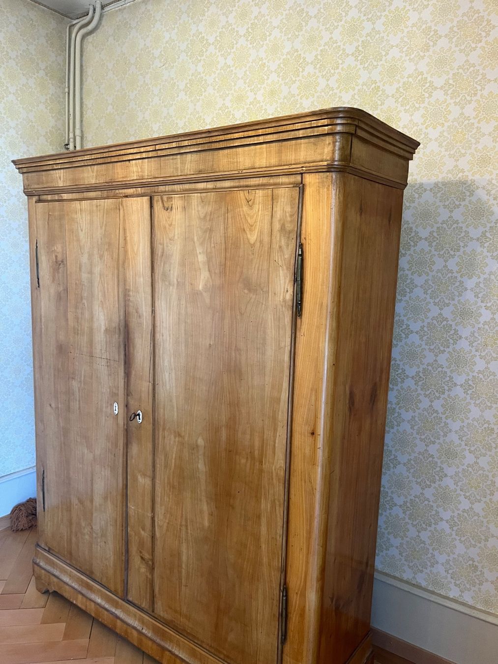 Armadi: Schrank 2 Türig Antik – Usato da Allmendingen b. BE venduto da juair 6
