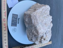 Baryt / Schwerspat Rohstein weiss 2120 Gramm guter Zustand