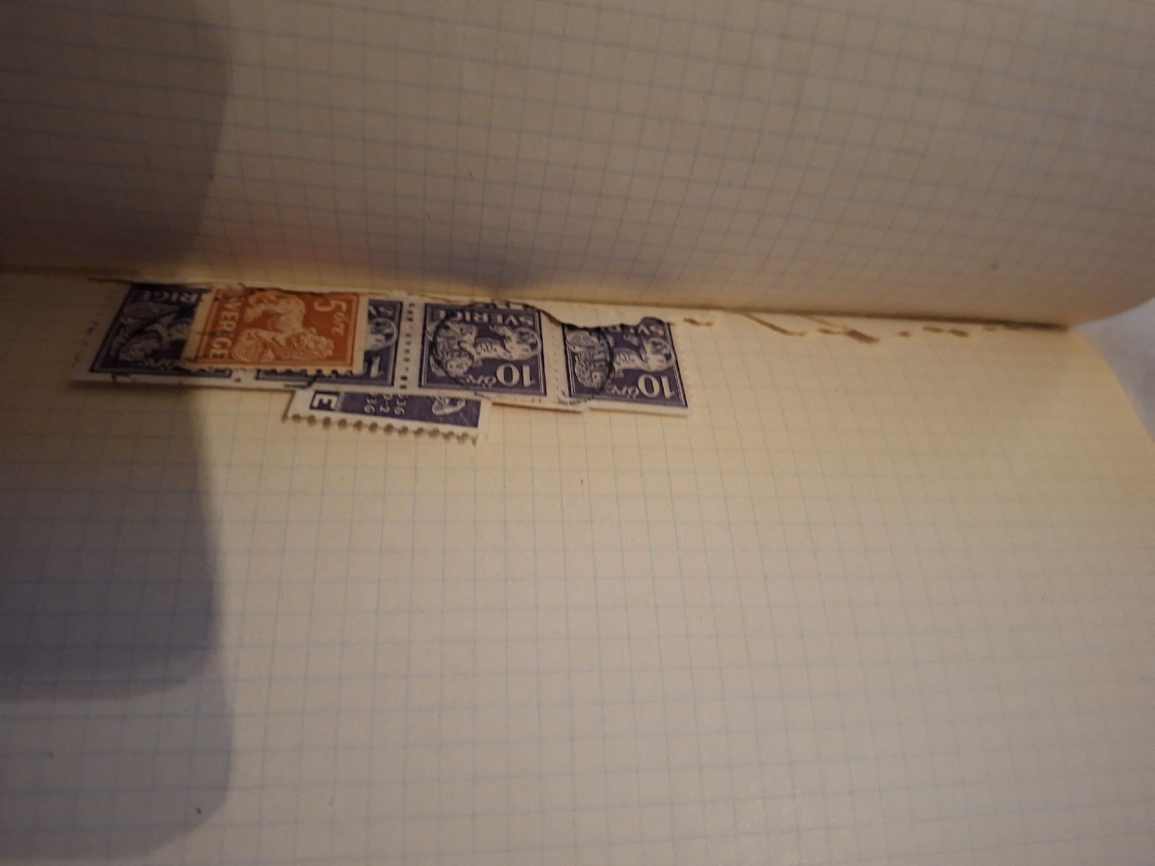 Tutti i francobolli: Briefmarken Hefg eingeklebt / diverses / Ausland  – Usato da Balgach venduto da SIMEON27