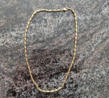 Elegante, goldfarbene Halskette – Zeitloser Schmuck-Klass...
