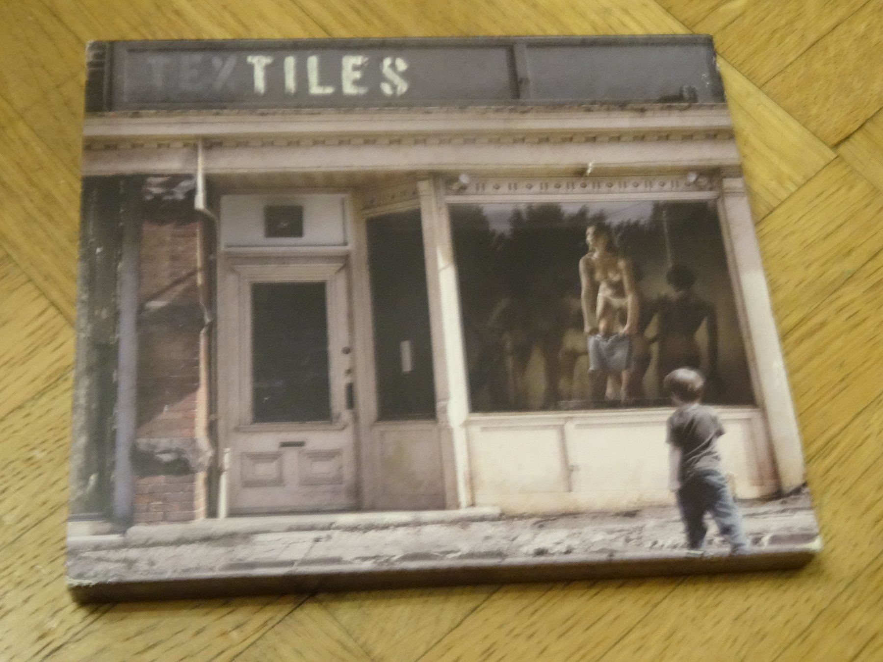 CDs: Tiles - Window Dressing CD – Gebraucht aus Olten von Disc-Ausverkauf