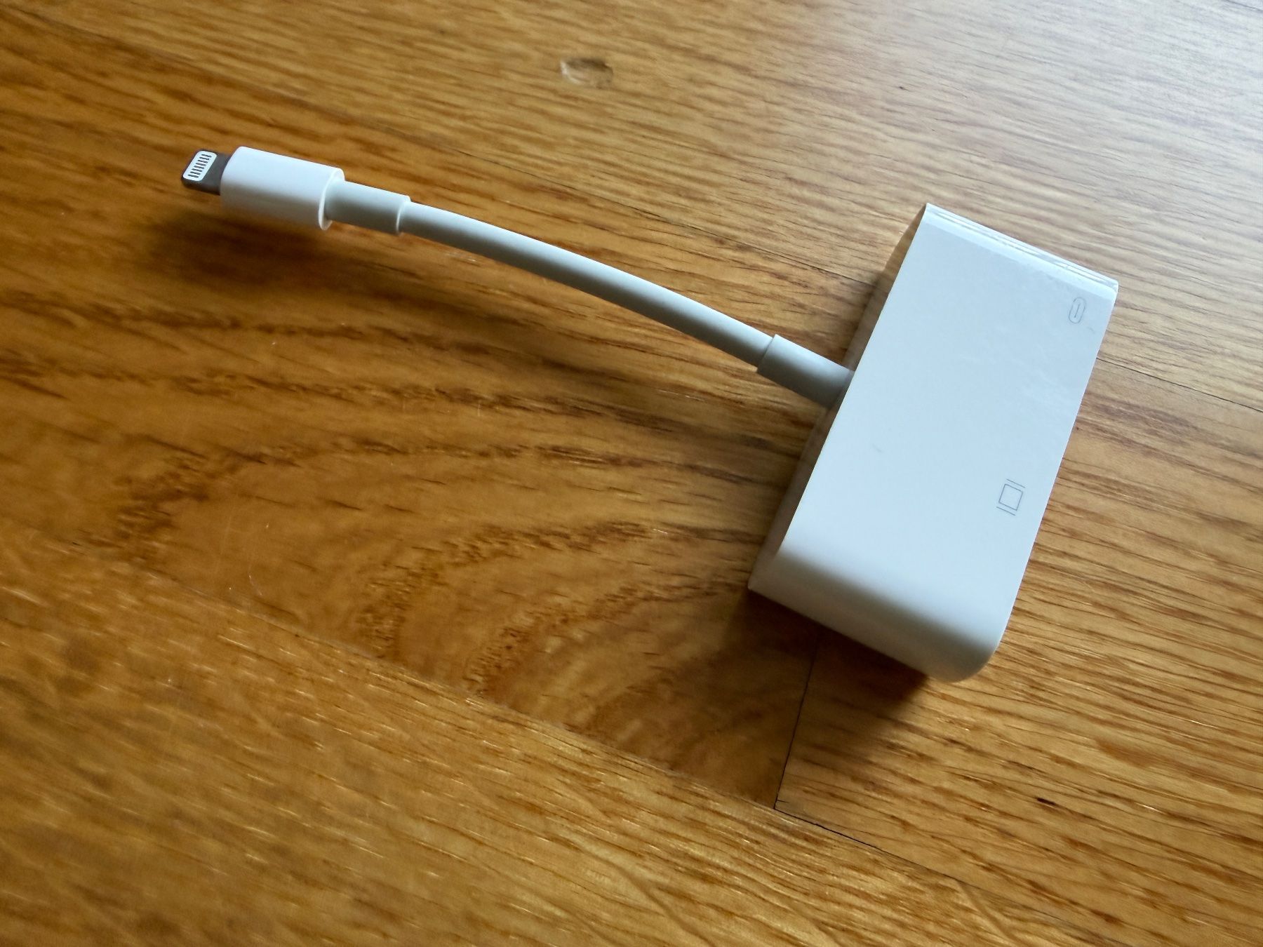 Apple Laufwerke & Adapter: Original Apple Bildschirm-Adapter Lightning zu VGA – Gebraucht aus Basel von durelm 3