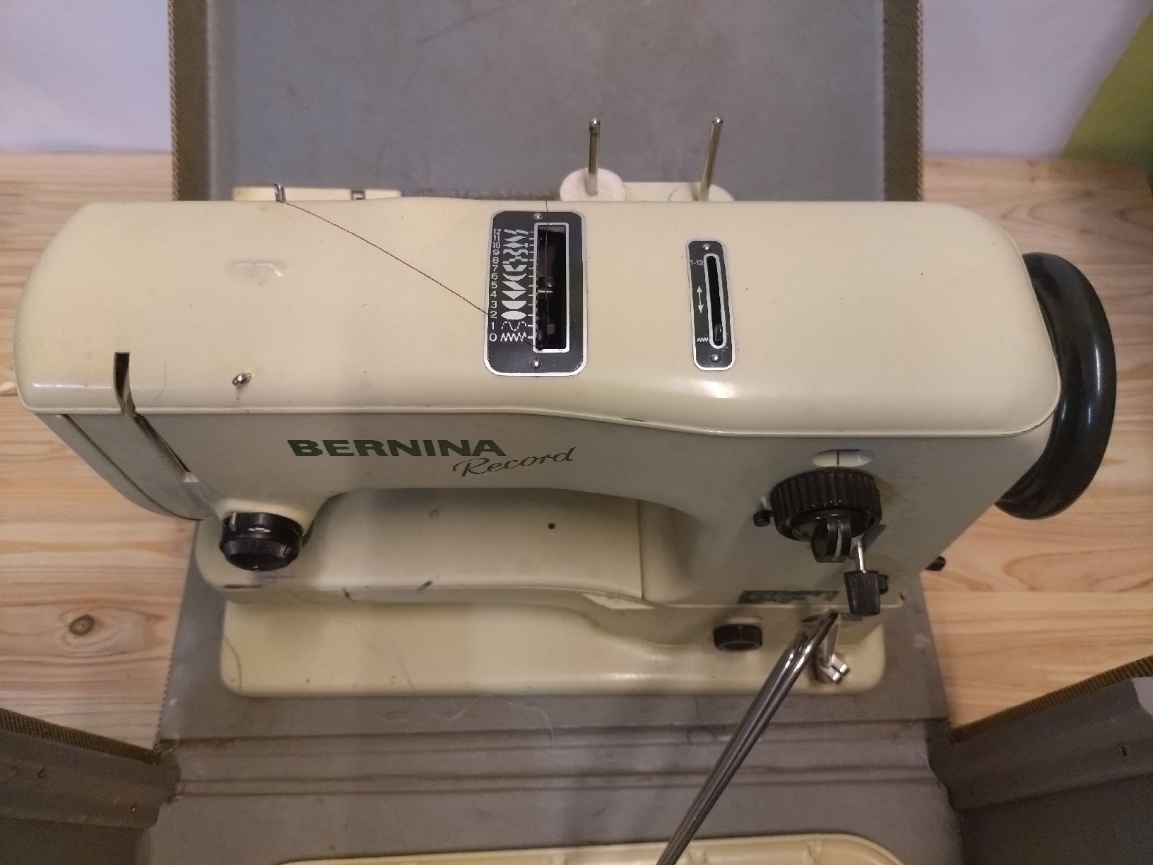 Bernina Nähmaschinen: Machine  BERNINA Record 530 machine  à coudre – Gebraucht aus Farvagny-le-Grand von LaCaverne 6