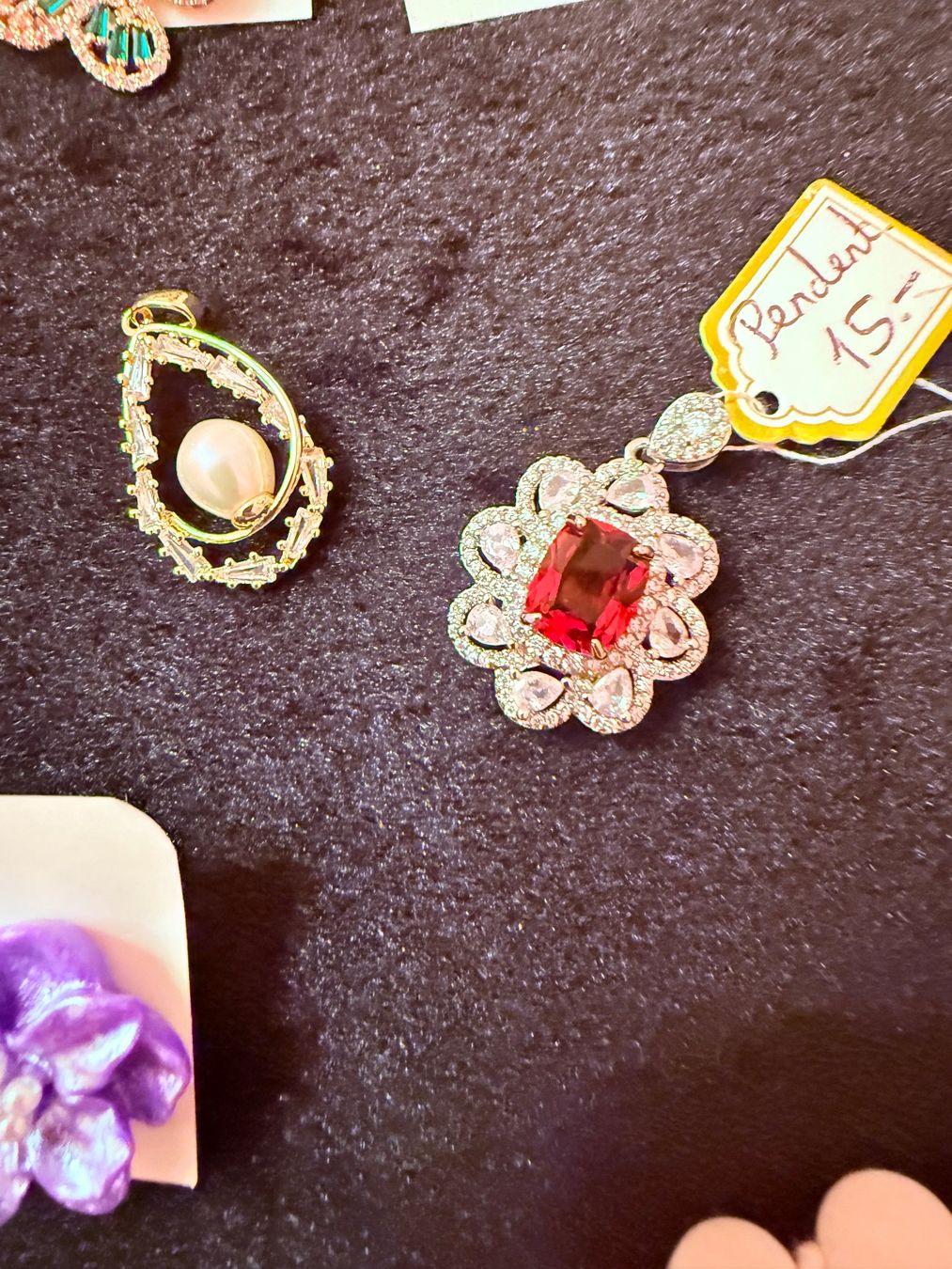 lot-de-bijoux-fantaisie-vintage-et-neuf-d-occasion-st-maurice-pour