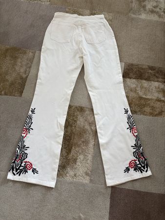 Jeans bianchi con ricami floreali – taglia S