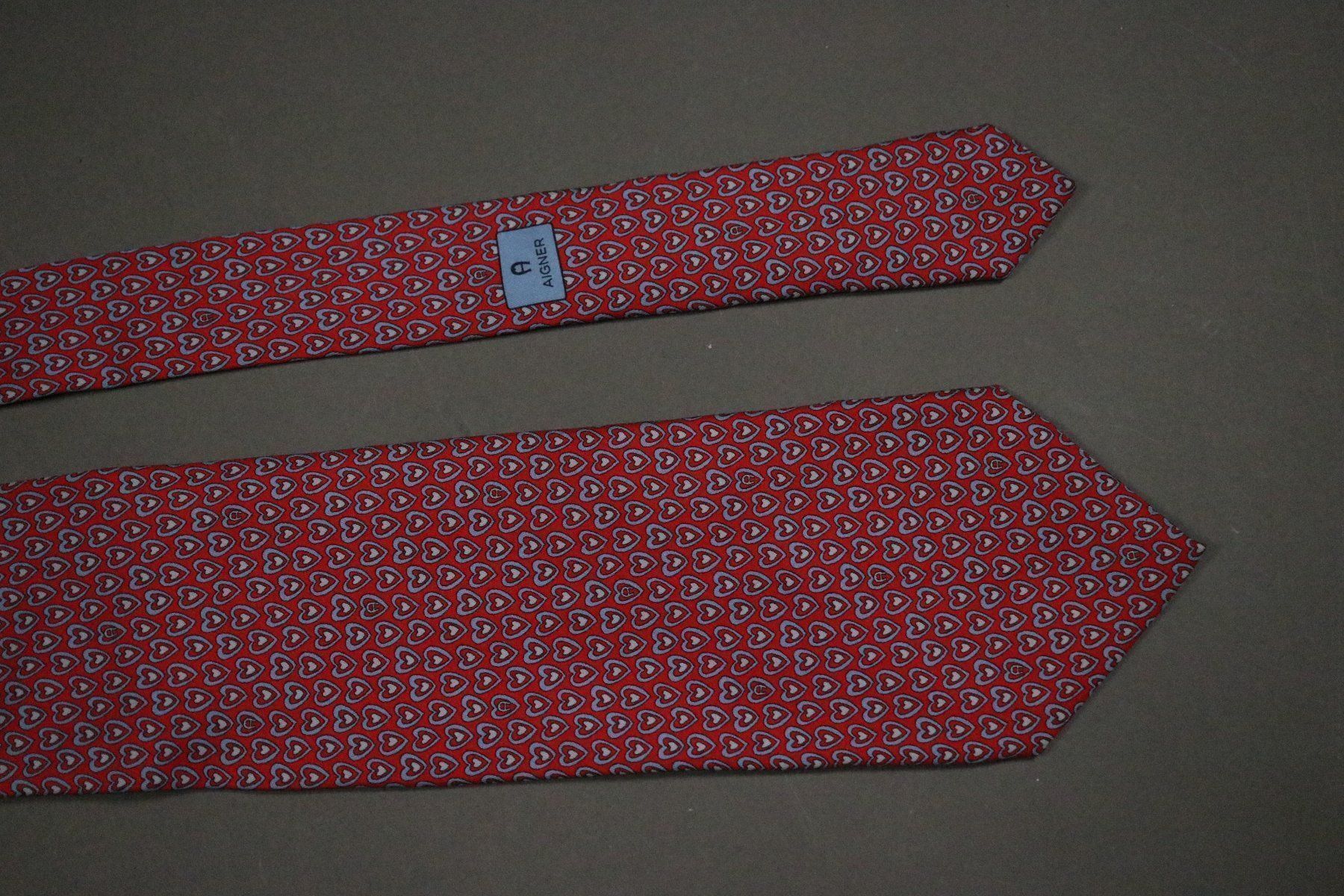 Altri accessori da donna: Vintage AIGNER Seidenkrawatte – Usato da Hombrechtikon venduto da BAZ-Vintage