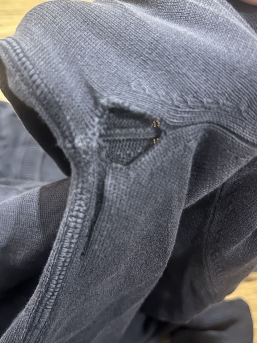 Burberry Maglioni & Felpe: Burberry Brit Pullover blau Grösse L mit Defekt – Difettoso da Zürich venduto da Johndada 1