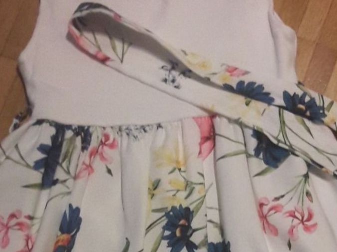 Vestiti & Gonne: KLEID -  KIND - 116/122 BLUMENMUSTER - mit FUTTER – Usato da Luzern venduto da miocarobabbonetoscan