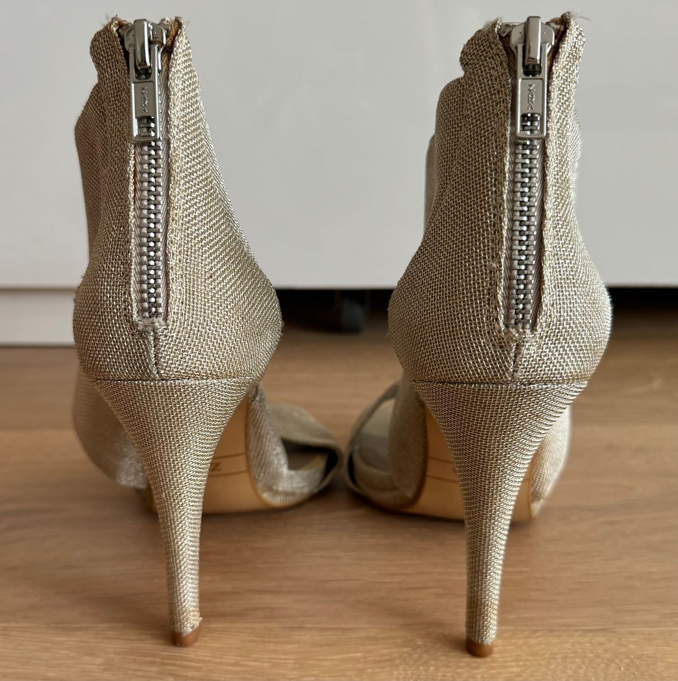 Damenschuhe: Pumps von Zara, Grösse 38 – Gebraucht aus Bachenbülach von Elcomaster 2