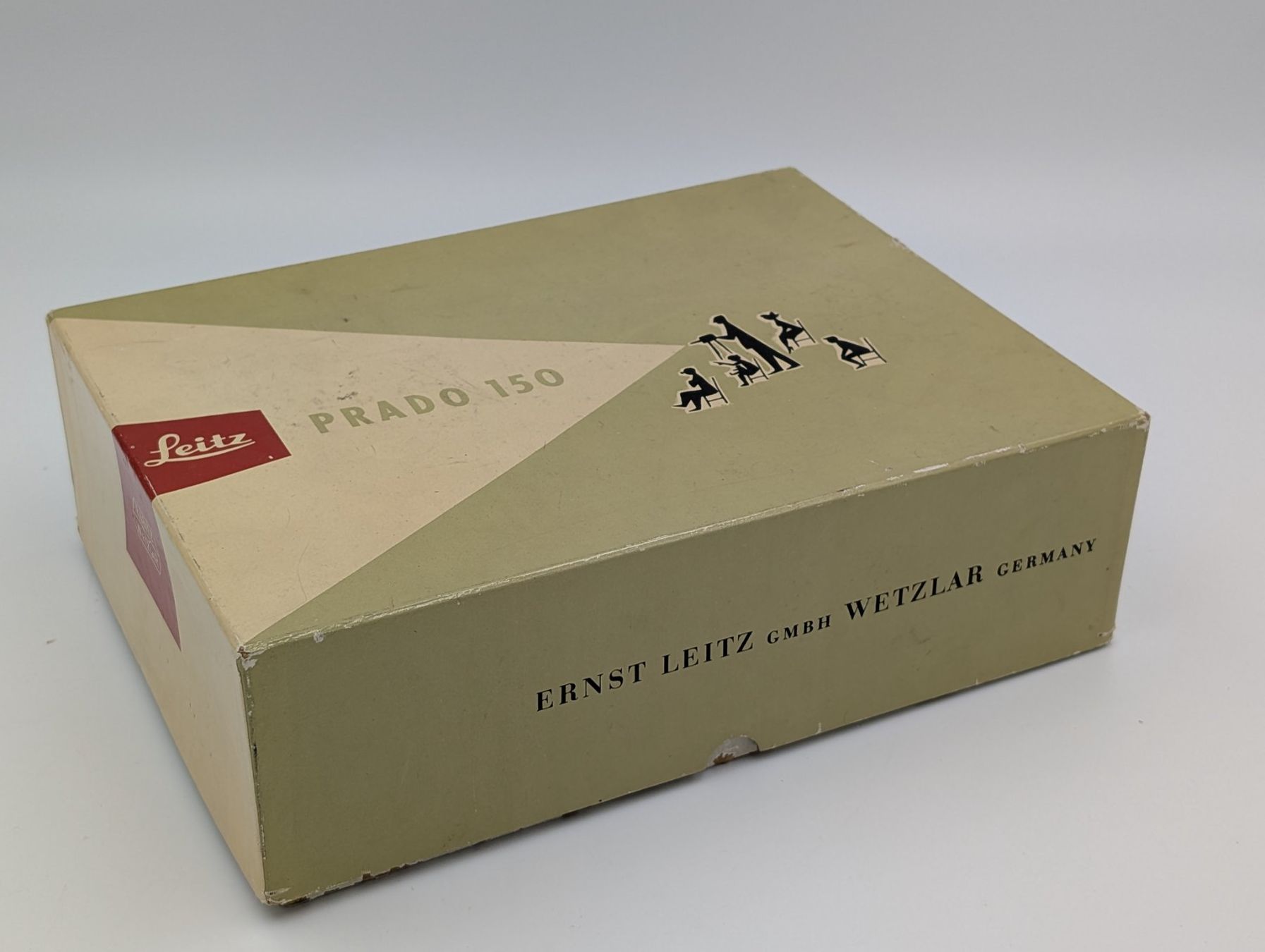 Proiettori: Leitz Prado 150, Retro Diaprojektor mit OVP, – Usato da Winterthur venduto da Hint17