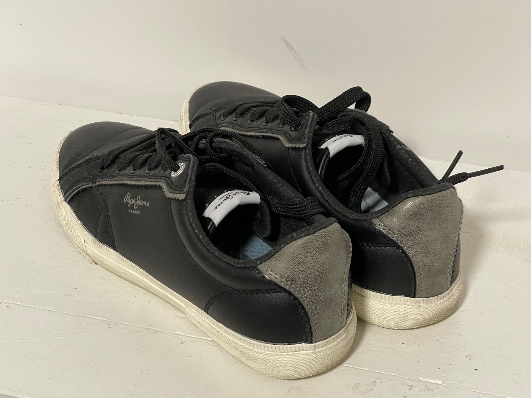 Pepe Jeans Damenschuhe: Damenschue schwarz von Pepe Jeans – Gebraucht aus Münchenbuchsee von dumle 1