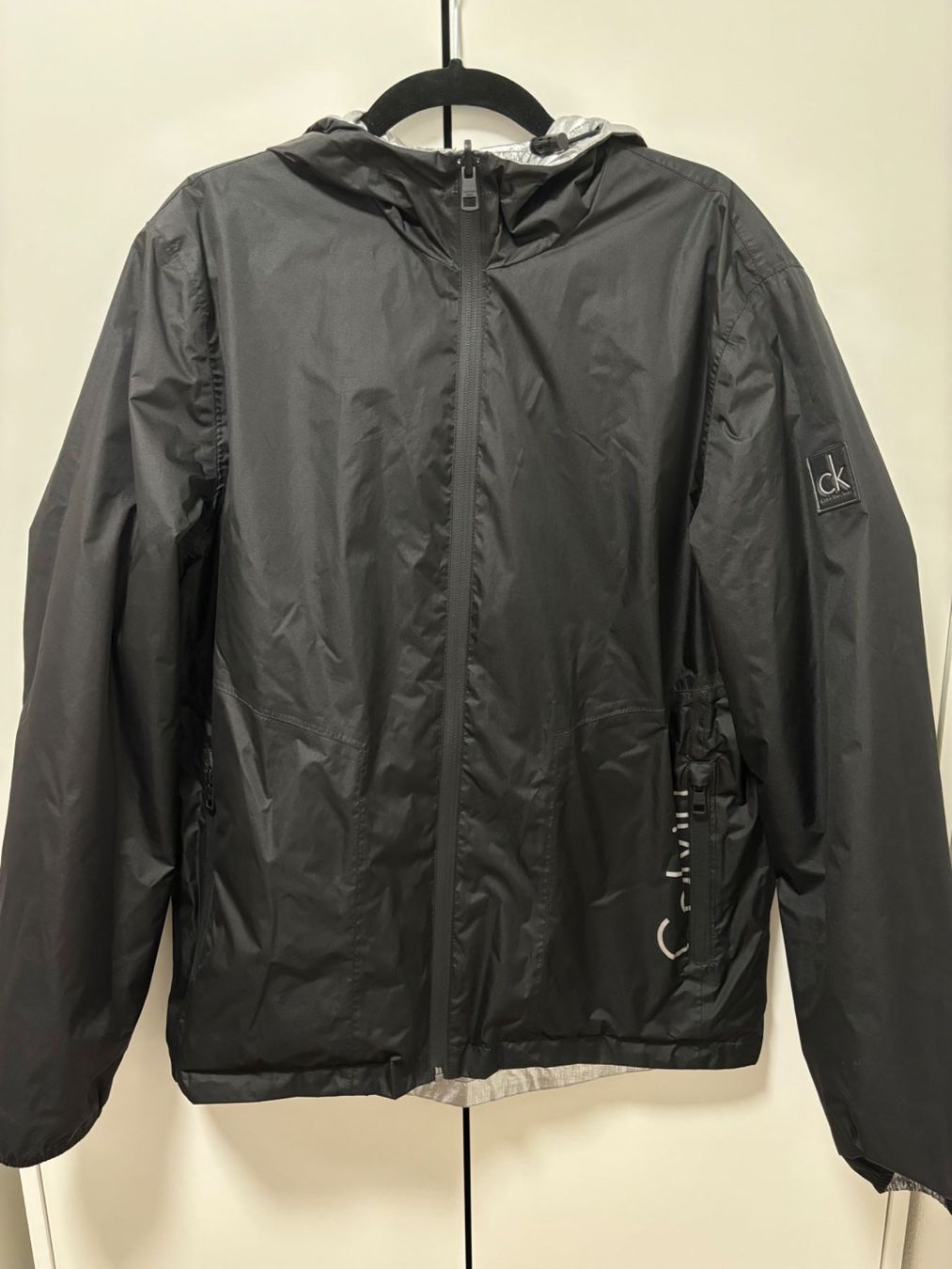 Calvin Klein Giacche: Calvin Klein Jacke – Usato da Wetzikon ZH venduto da Deba26
