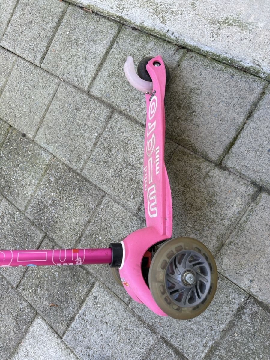 Micro Kickboard: Kickroller Mini Micro pink gebraucht – D'occasion à Bassersdorf par camu07 4