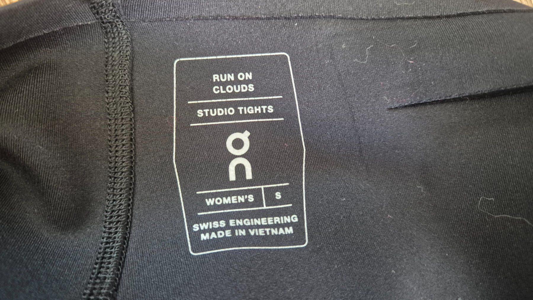 Leggings: Black On running leggings size S – Gebraucht aus Zürich von monadiederich 4