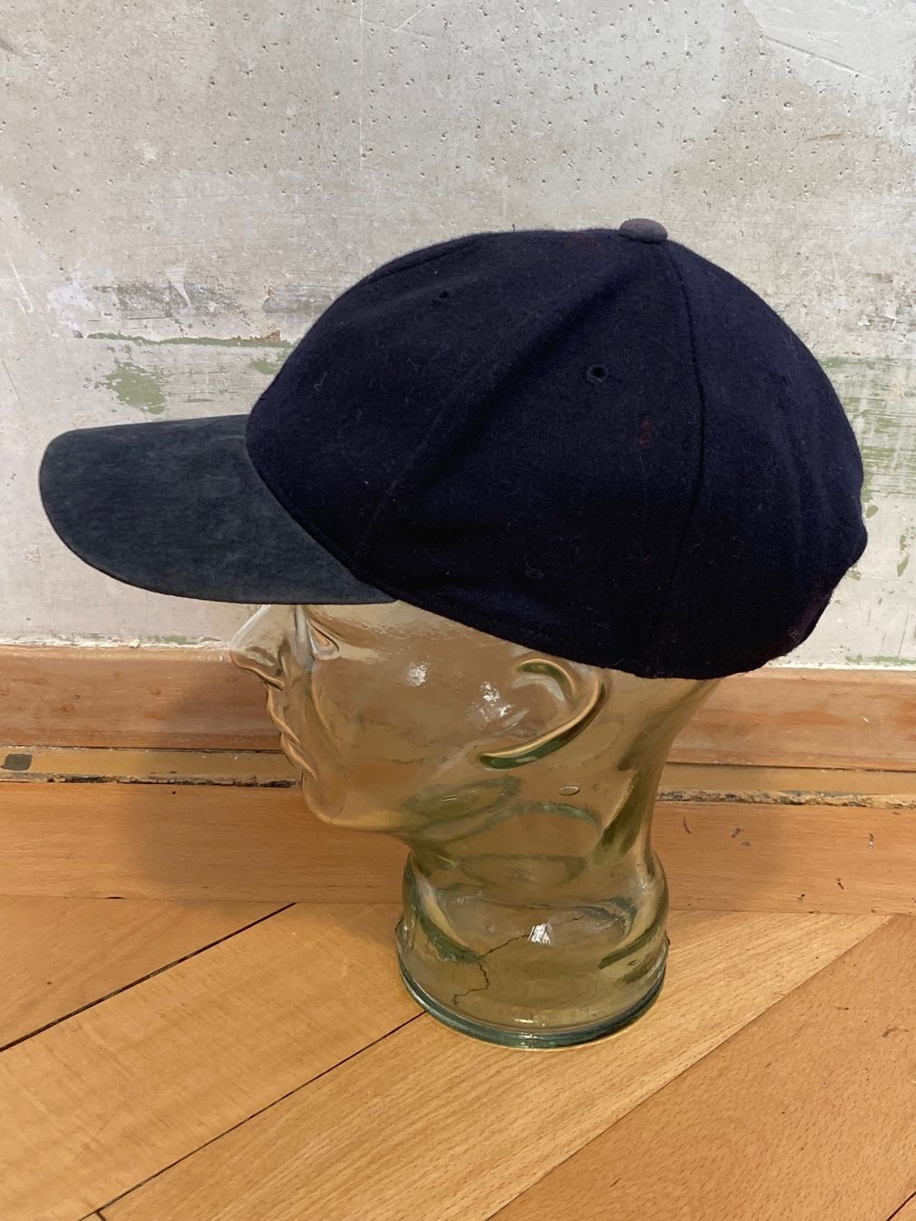 Copricapi, berretti & cappellini: Vintage Y2K Winter Cap Wool Leather New – Usato da Zürich venduto da le_souk 1